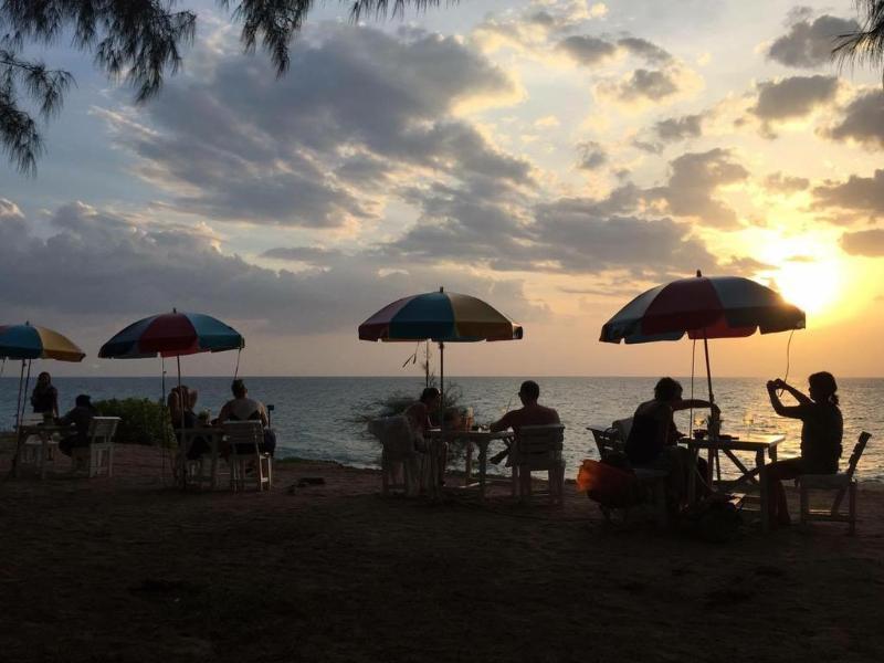 Hotel Micky Monkey Beach At Maikhao Beach Mai Khao Zewnętrze zdjęcie